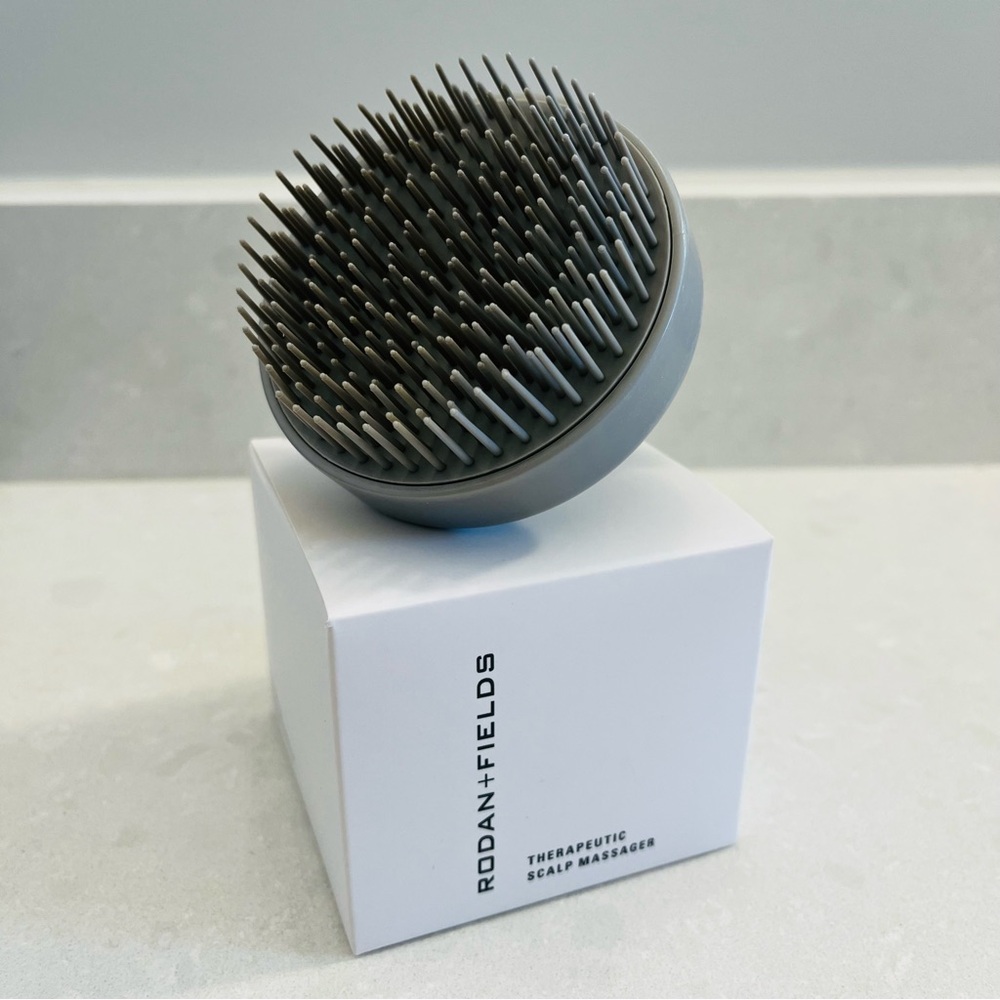Rodan + Fields Gray Therapeutic Scalp Massager
